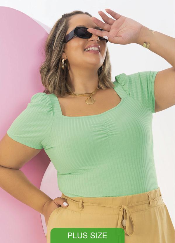 Blusa Feminina Plus Size em Canelado Verde