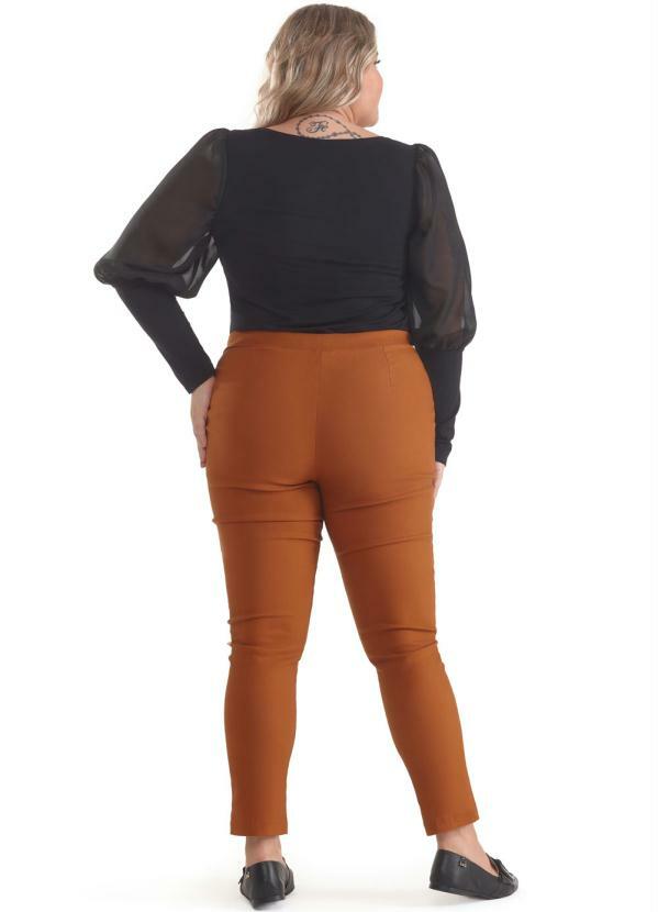 

Blusa Plus Size com Detalhe em Chiffon Preto