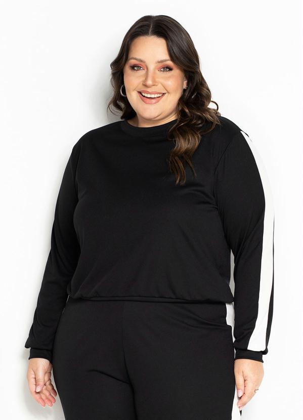 Blusa Preta com Recortes Contrastantes Plus Size