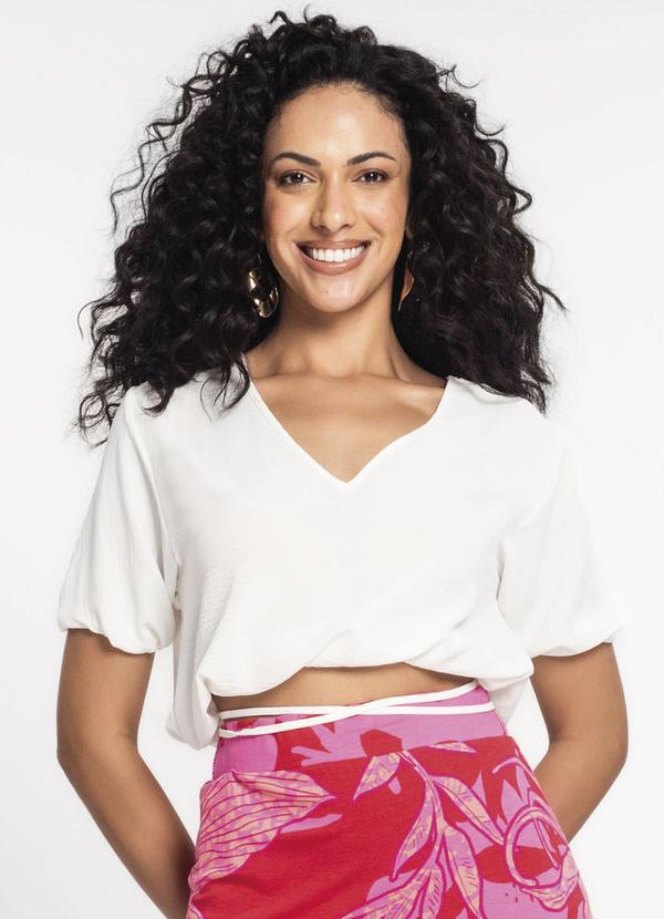 Blusa Cropped Feminina Decote V Bege