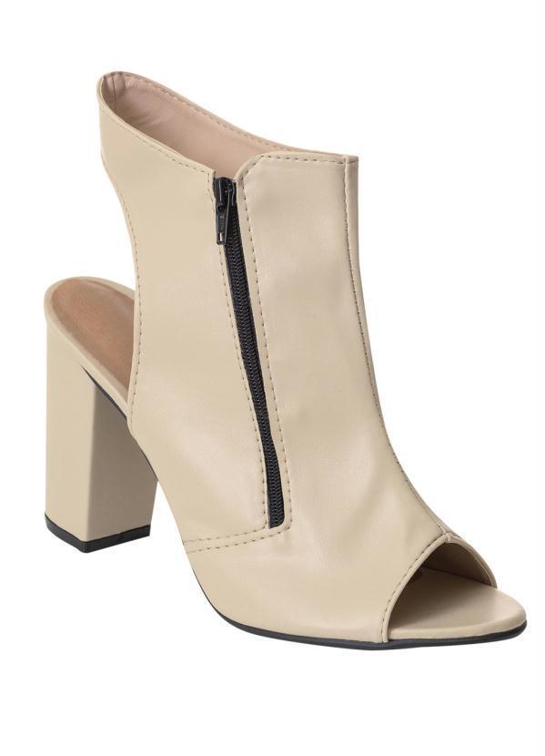 Ankle Boot Marfim em Sintético
