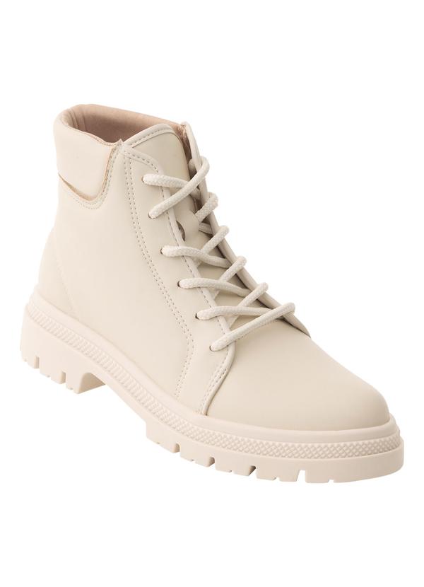 Bota Moleca Off White em Sintético