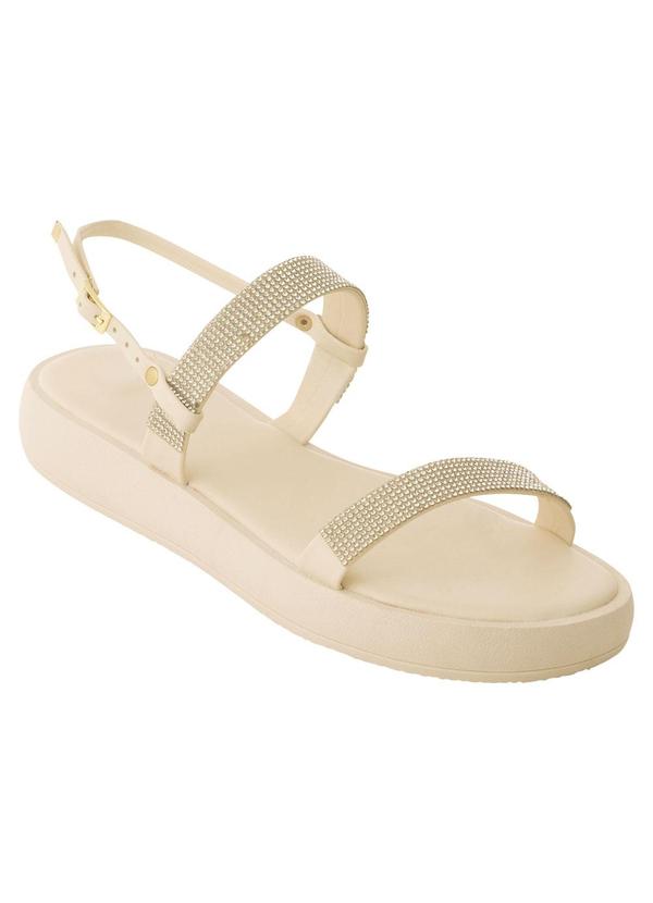 Sandália Flat Off White com Detalhe de Strass