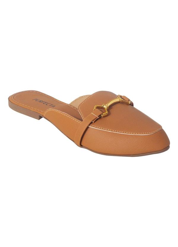 Mule Caramelo com Adereço Dourado no Cabedal