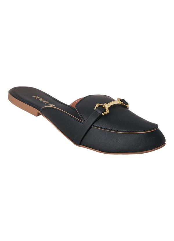 Mule Preto com Detalhe Dourado em Seu Cabedal