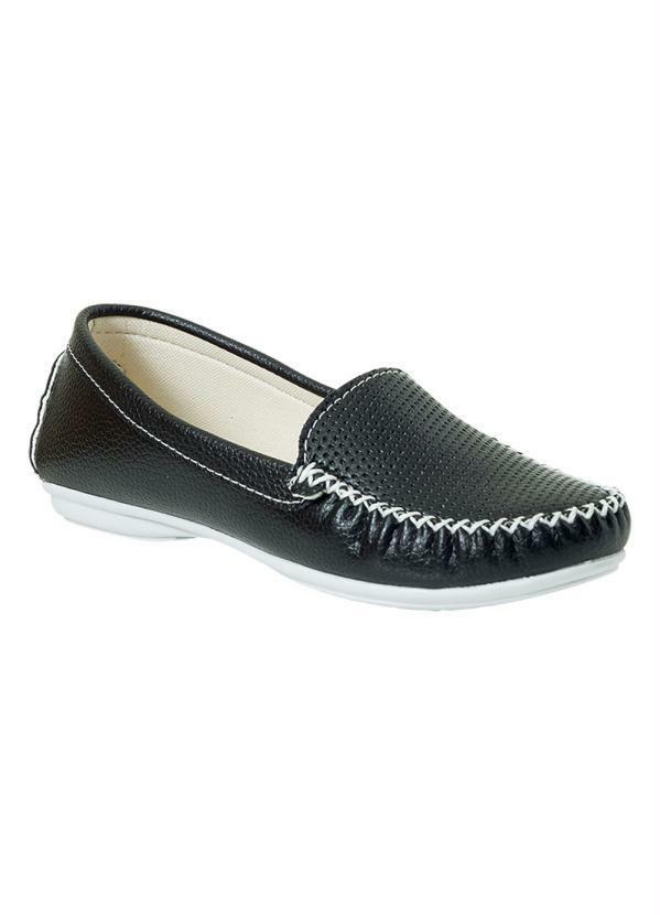 Mocassim Preto com Detalhe de Perfuros