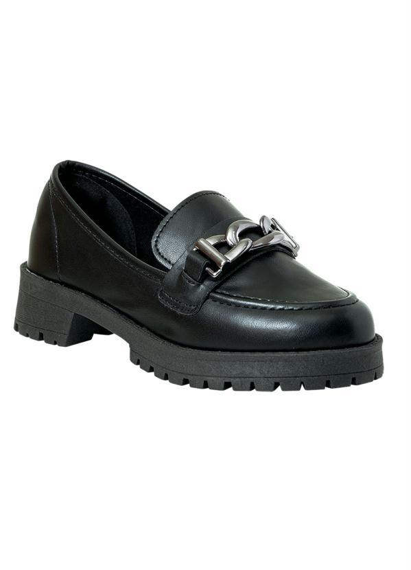 Mocassim Preto com Detalhe de Corrente
