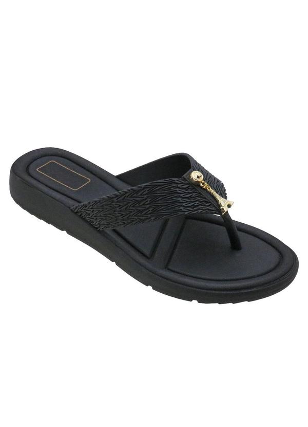 Tamanco Preto com Adereço Dourado