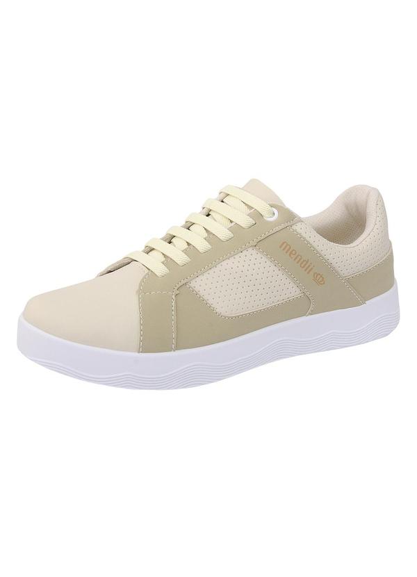 Tênis Casual Bege com Detalhe de Perfuros