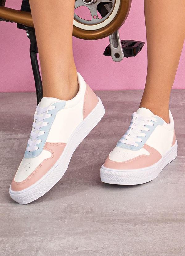 Tênis Casual Branco em Sintético