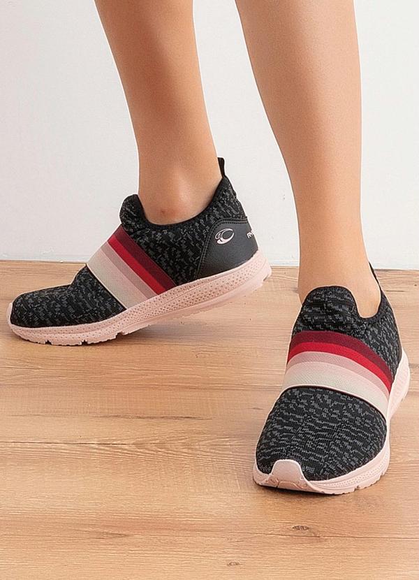 Tênis Esporte Preto e Rose em Tecido