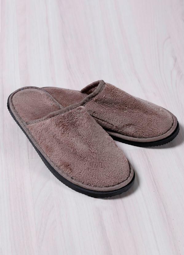 Vista 2 Pantufa Masculina em Plush Bene Casa Marrom