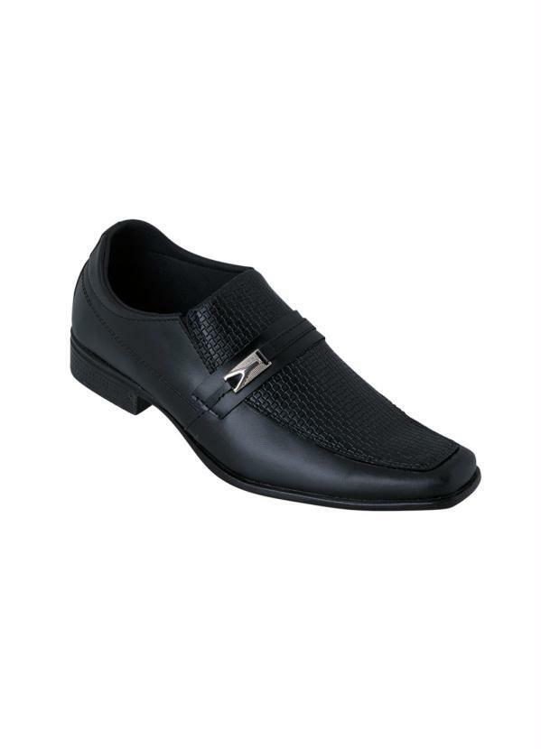 Sapato Preto com Adereço no Cabedal