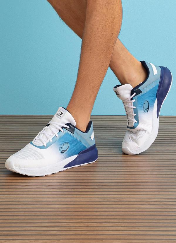 Tênis Esporte Azul com Efeito Degradê