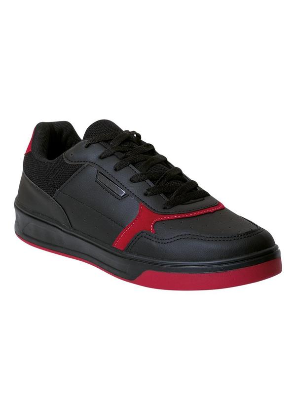 Tênis Casual Preto com Detalhes em Vermelho