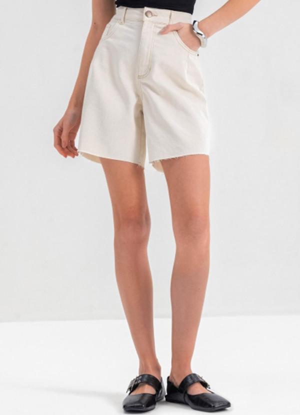 Vista 2 Bermuda Feminina em Jeans Branco Essendi Essendi