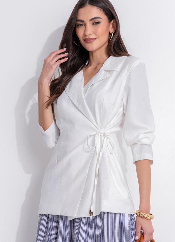 Blazer Off White em Alfaiataria Sarjada