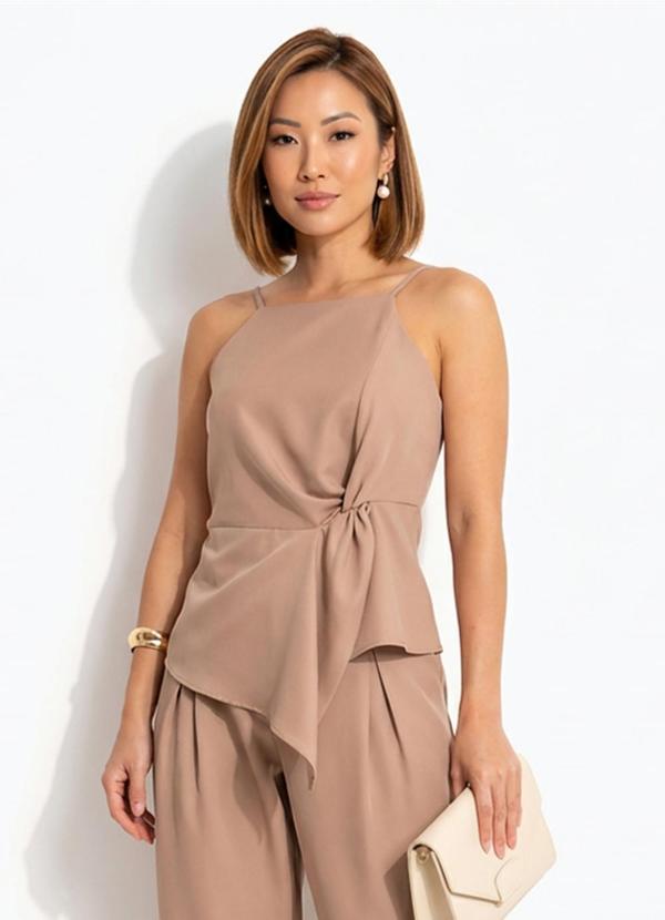 Blusa Bege em Tecido Alfaiataria