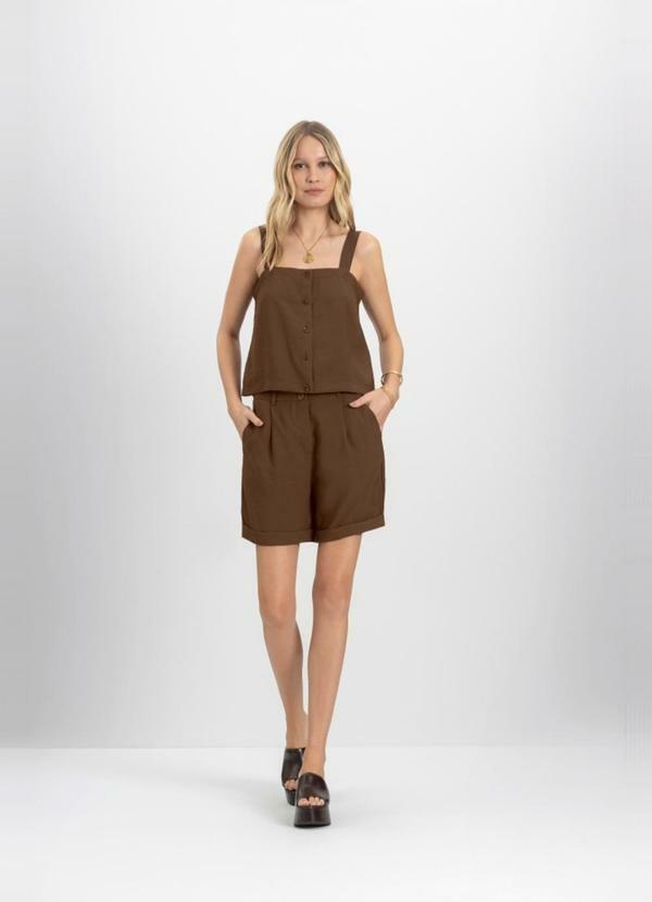 Blusa Feminina em Alfaiataria Marrom