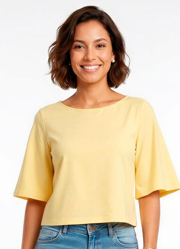 Vista 2 Blusa Box em Crepe Amarelo Manteiga Enfim Enfim