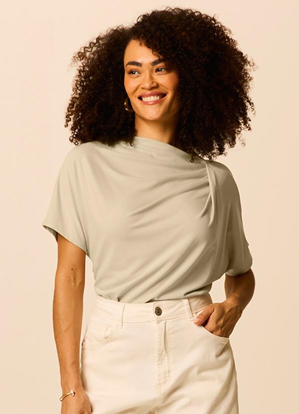 Blusa Comfort em Crepe Areia