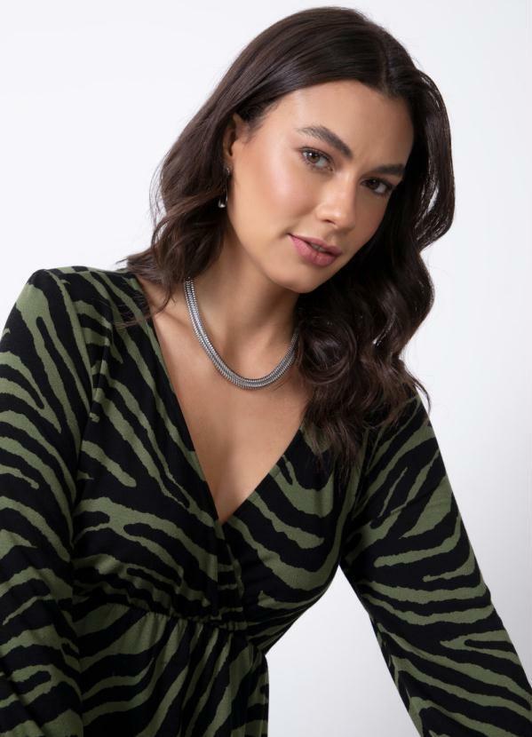 Vista 2 Blusa Zebra Verde com Babados Quintess Quintess