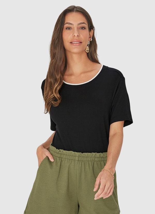 Vista 2 Blusa Box em Moletinho Preto Malwee Malwee