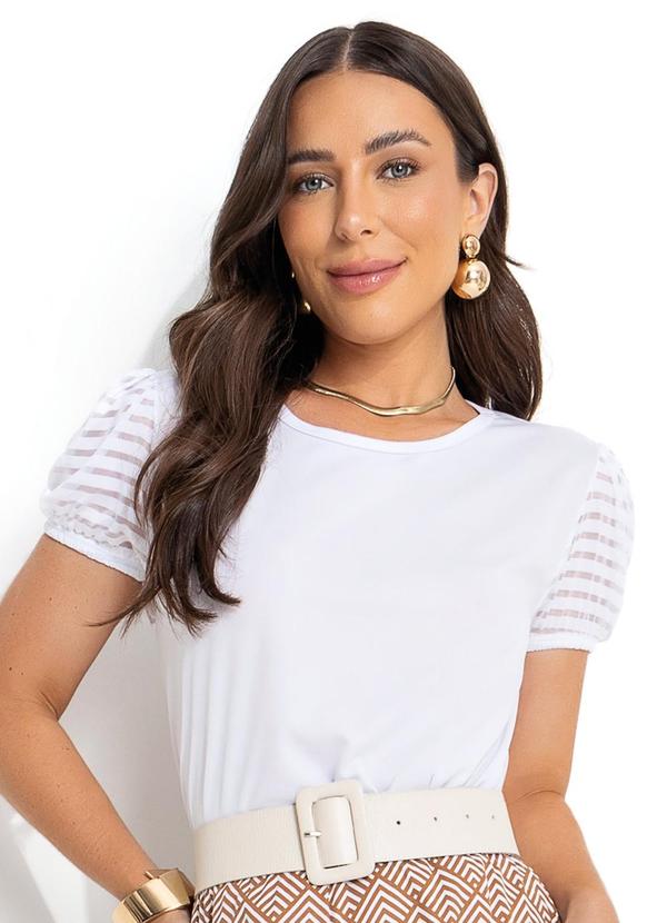 Blusa Branca com Babado nas Mangas