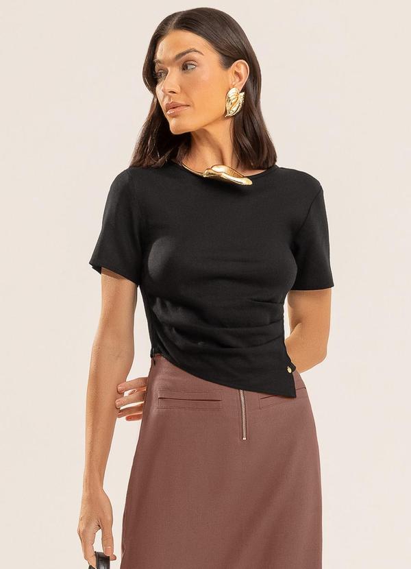 Blusa com Linho e Recorte Assimétrico Preto