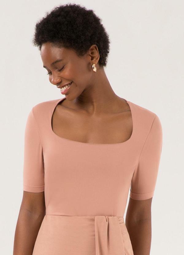 Vista 2 Blusa de Mangas Curtas com Decote Quadrado Bege Lunender Lunender