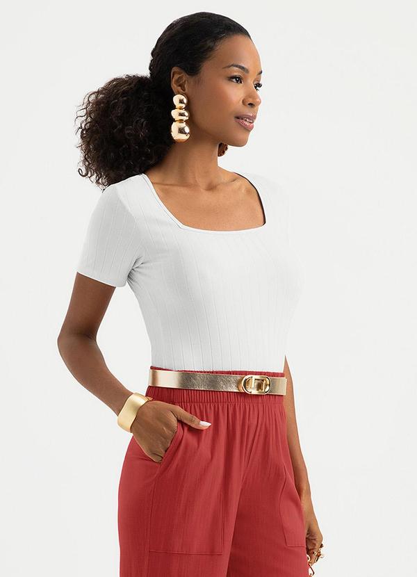 Vista 2 Blusa Decote Quadrado Canelada Branco Cativa Cativa