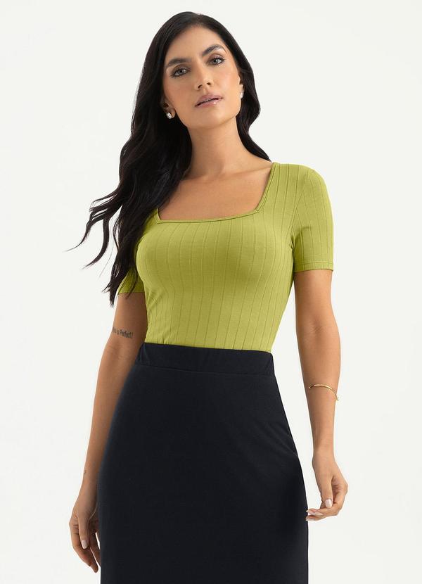 Vista 2 Blusa Decote Quadrado Canelada Verde Cativa Cativa