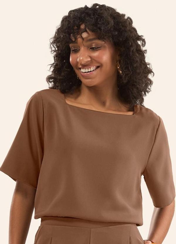 Blusa Decote Quadrado em Tecido Marrom