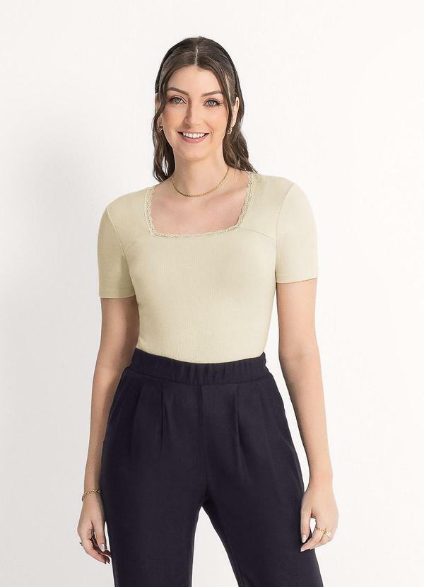 Blusa em Canelado Bege