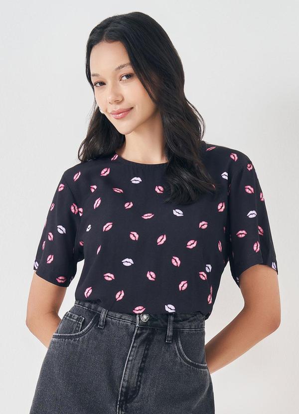 Blusa em Viscose Estampada Preto