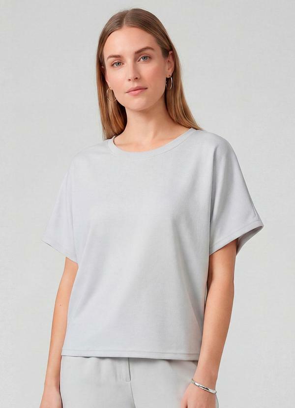 Blusa Feminina Básica com Manga Curta Cinza