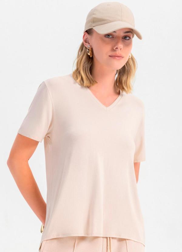 Blusa Feminina Básica em Malha  Bege