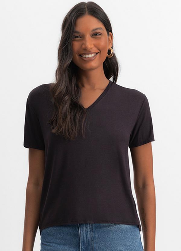 Blusa Feminina Básica em Malha Preto