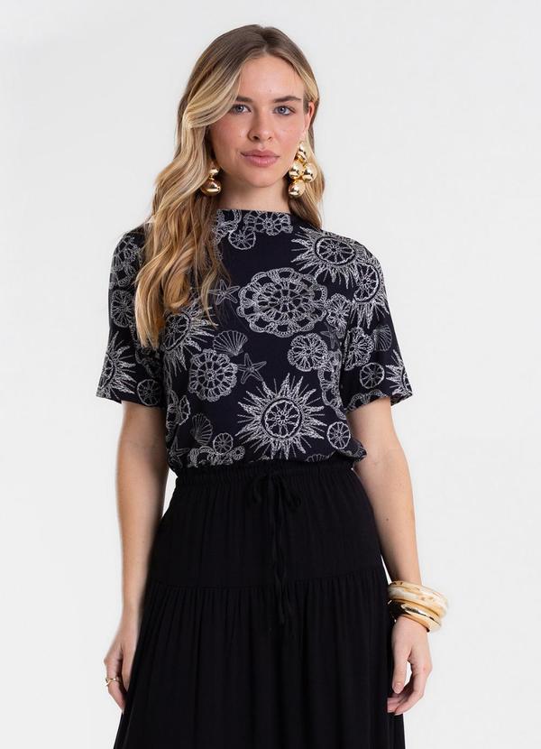 Blusa Feminina Box Estampada Gola Chaminé Preto