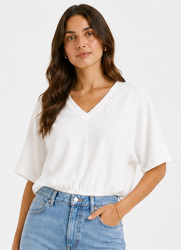 Blusa Feminina com Decote em V Bege