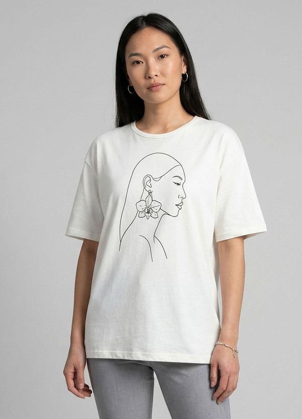 Blusa Feminina com Estampa Localizada Bege