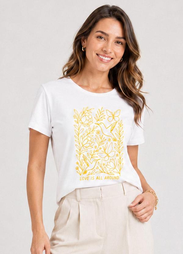 Blusa Feminina com Estampa Localizada Bege