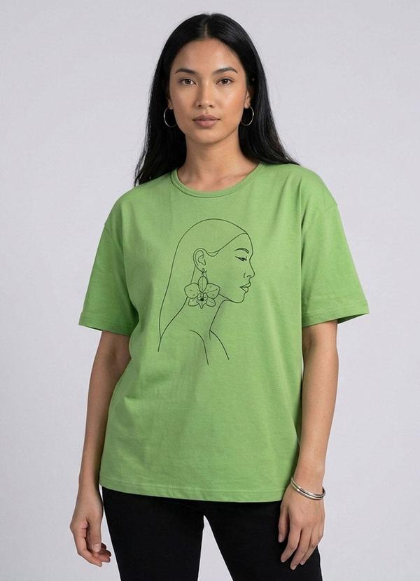 Blusa Feminina com Estampa Localizada Verde