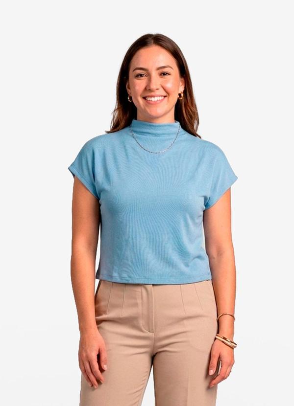 Blusa Feminina com Gola Chaminé Azul