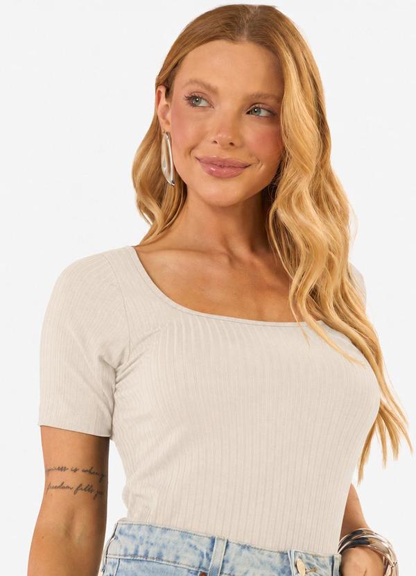 Blusa Feminina Decote em U Bege