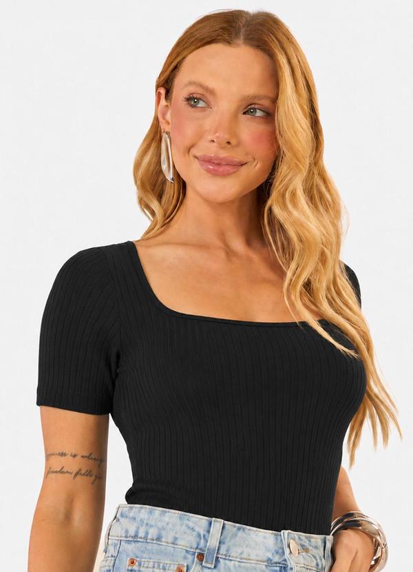 Blusa Feminina Decote em U Preto
