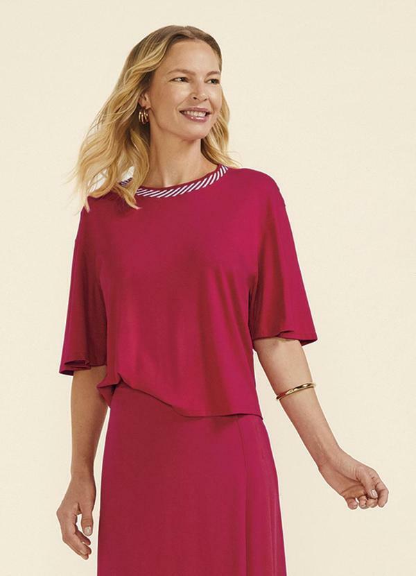 Blusa Feminina Decote Retilínea Vermelho