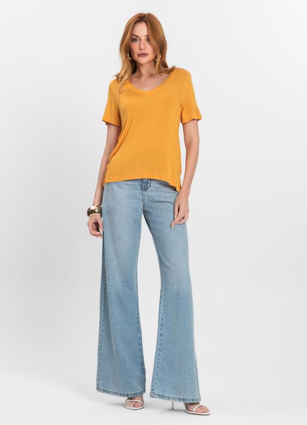 Vista 2 Blusa Feminina Decote V Amarelo Endless Endless