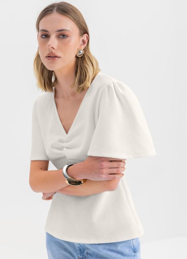 Blusa Feminina em Malha Bege