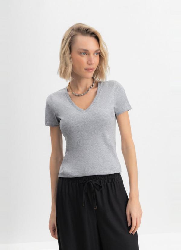 Blusa Feminina em Malha Cinza